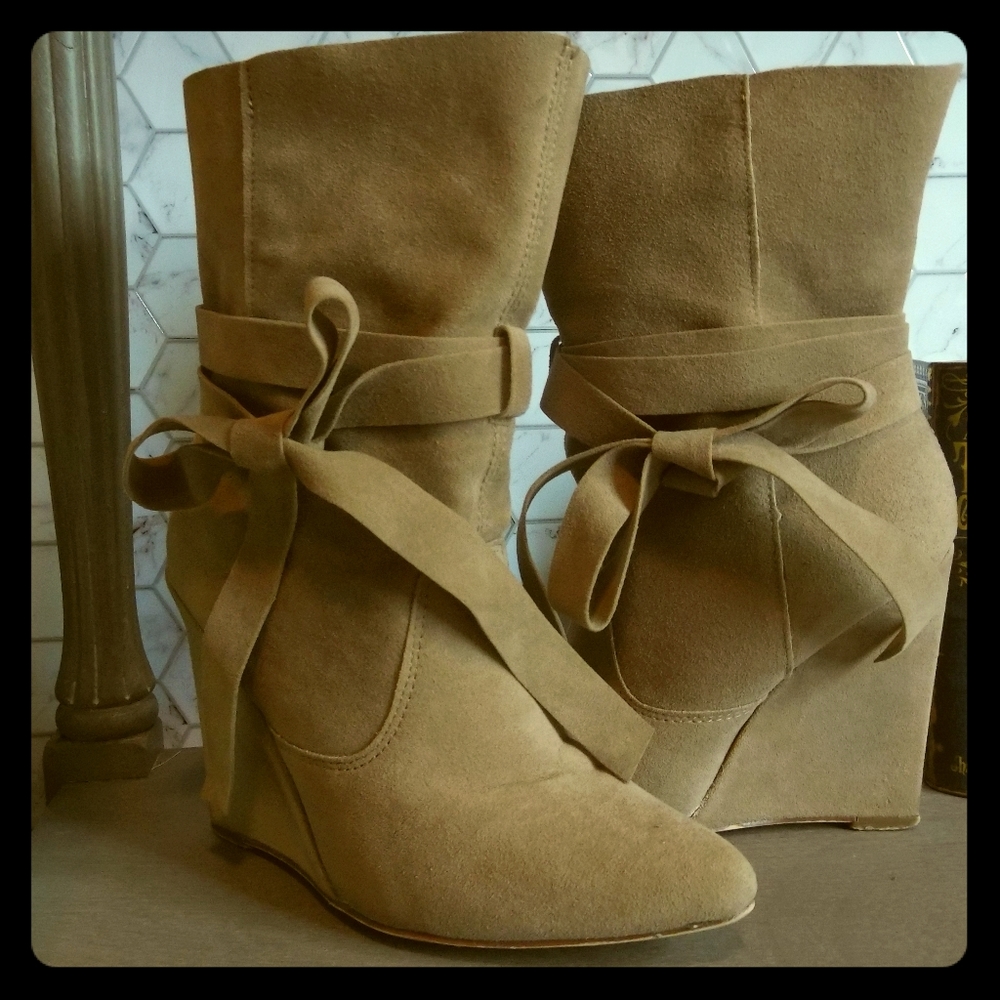 Wedge boots